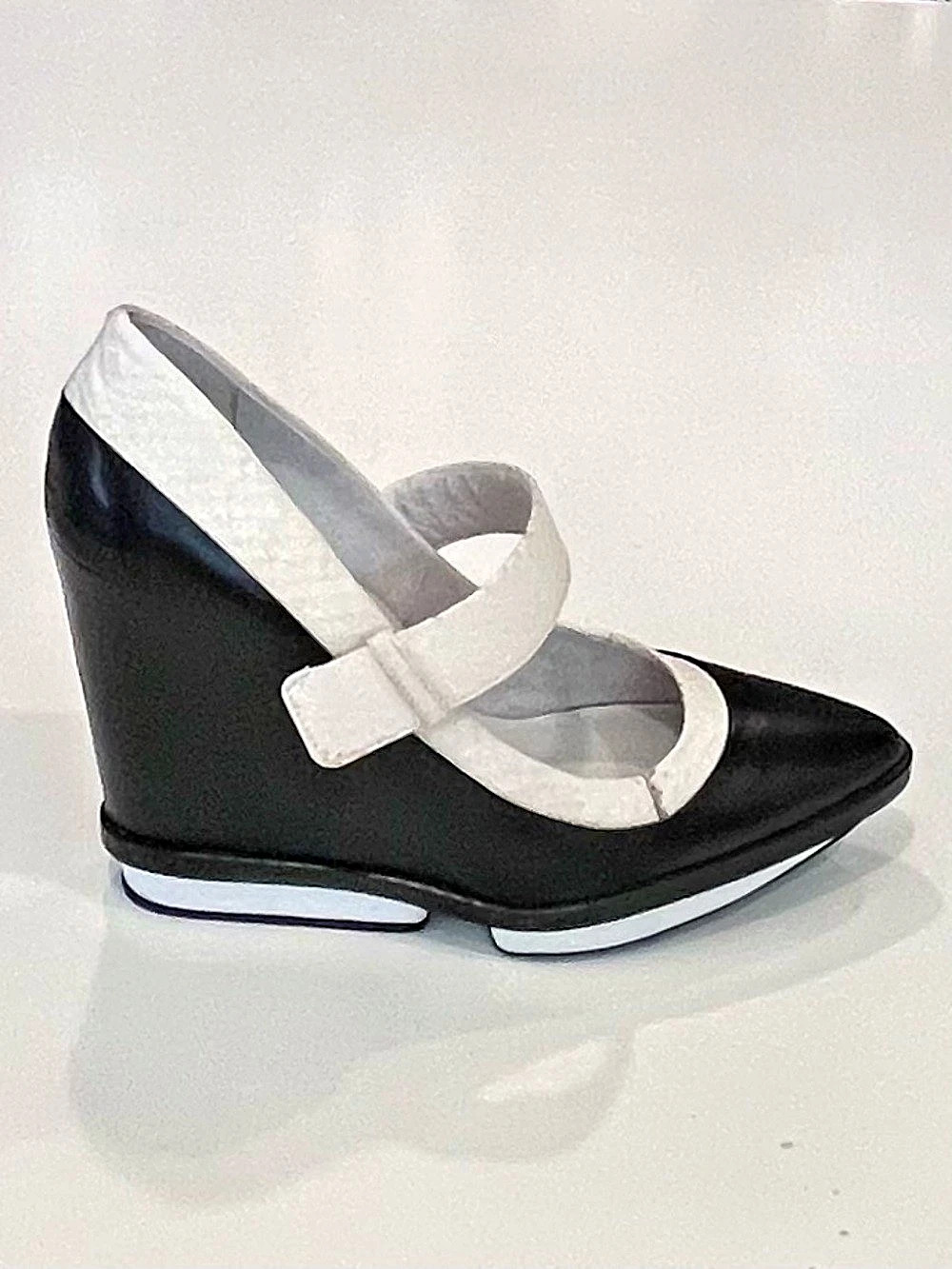 Kenneth Cole Black & White Mary Jane Wedges With “Croc” Trim, Never Worn